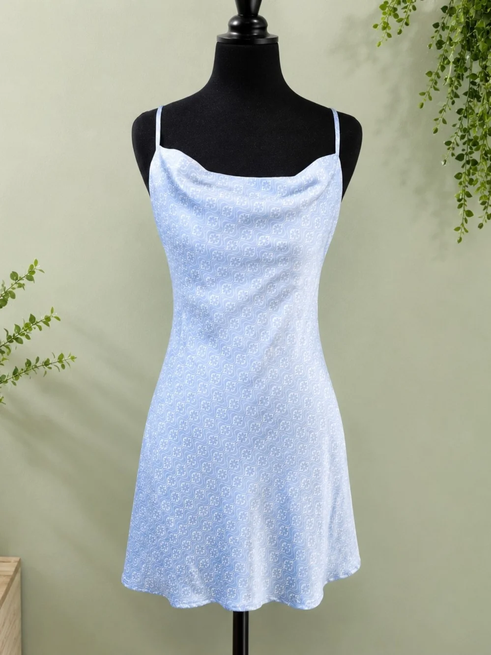 Hollister Silky Blue Slip Dress XS Cowl Neck Adjustable Straps Y2K Mini Satin - Picture 1 of 13